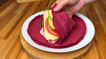 Crepes de remolacha: la receta fácil, nutritiva y colorida que se hace con pocos ingredientes