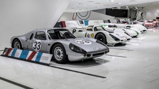 Tiempo para visitar el Museo Porsche desde su hogar