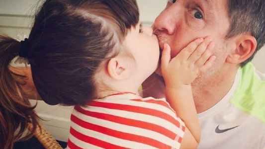 Margarita, la hija de Adrián Suar y Griselda Siciliani, una pequeña artista