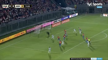 El insólito gol que se perdió Argentina en el arranque ante Paraguay