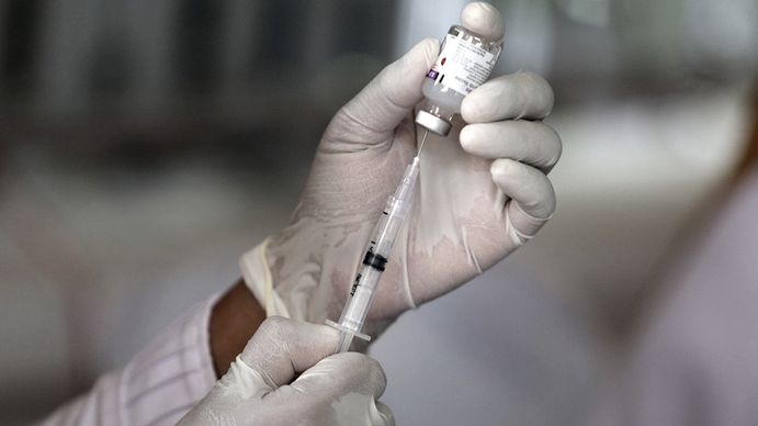 Un estudio reveló la efectividad que tendrían las vacunas de Pfizer y Moderna frente a la variante Delta