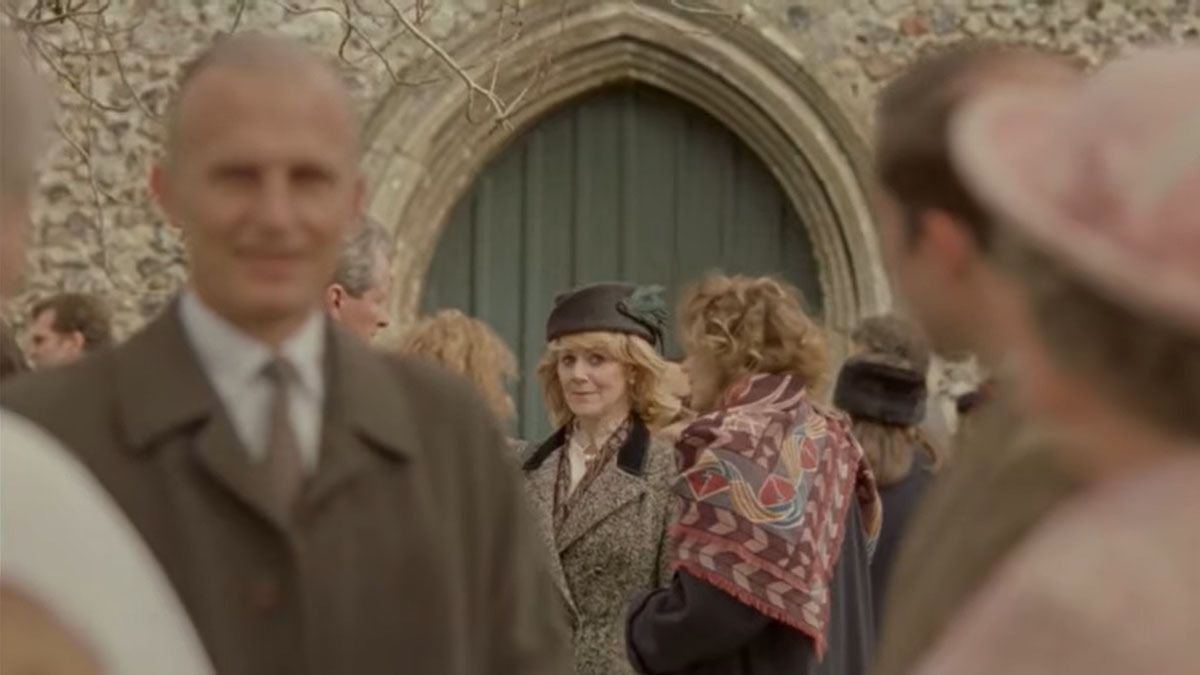 Camila, la presencia permanente entre el príncipe Carlos y Diana Spencer (Foto: Tráiler de 