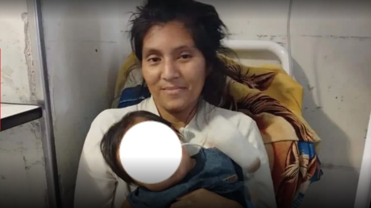 Nimia, junto a su pequeño hijo, Ángel (Foto: gentileza QuePasaSalta).