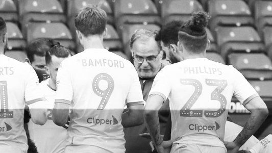 El Leeds de Bielsa no pudo ante el último de la tabla y dejó acercar a sus perseguidores