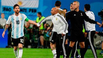 ¿Lo pongo al Kun?: la pregunta de Sampaoli a Messi que muestra cómo funciona el doble comando