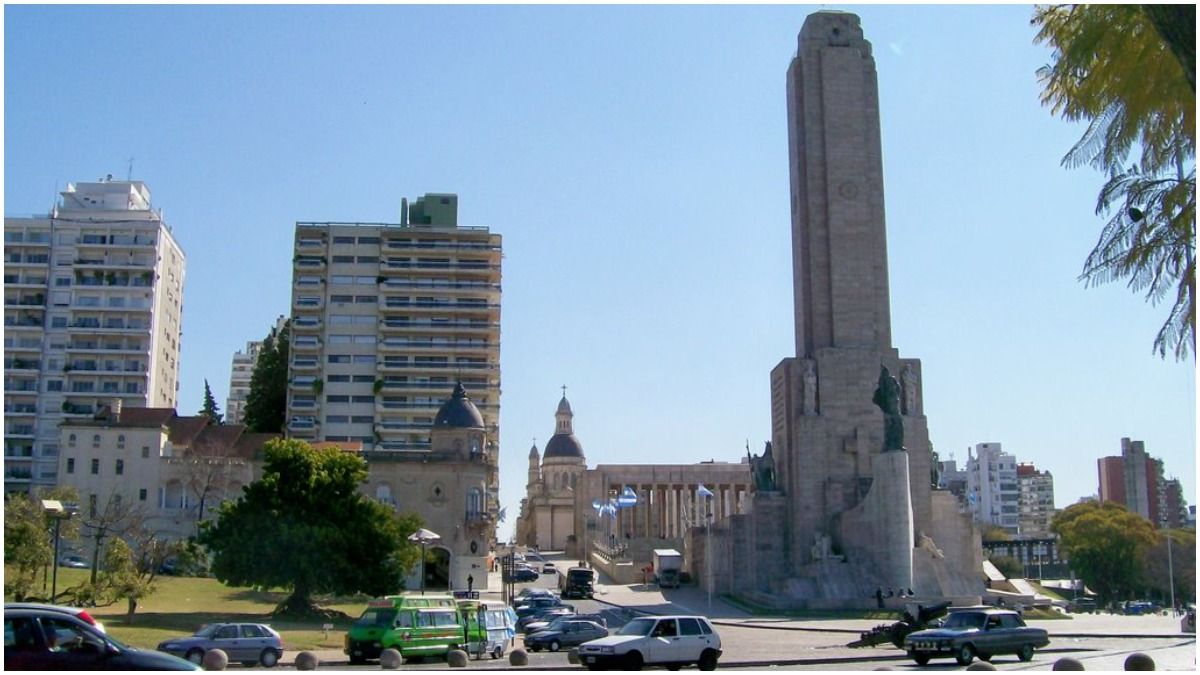 Impulsan un proyecto para eliminar el estacionamiento exclusivo reservado para los ediles en la zona del Palacio Vasallo.