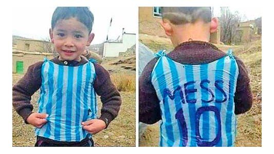 Por la guerra, el niño afgano que conmovió al mundo, perdió los regalos que le hizo Lio Messi