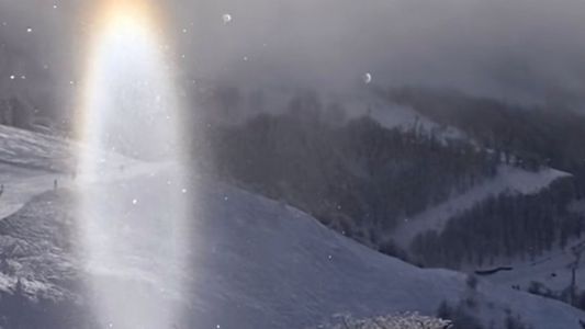 Cerro Catedral: una fotógrafa captó un misterioso agujero blanco entre las montañas