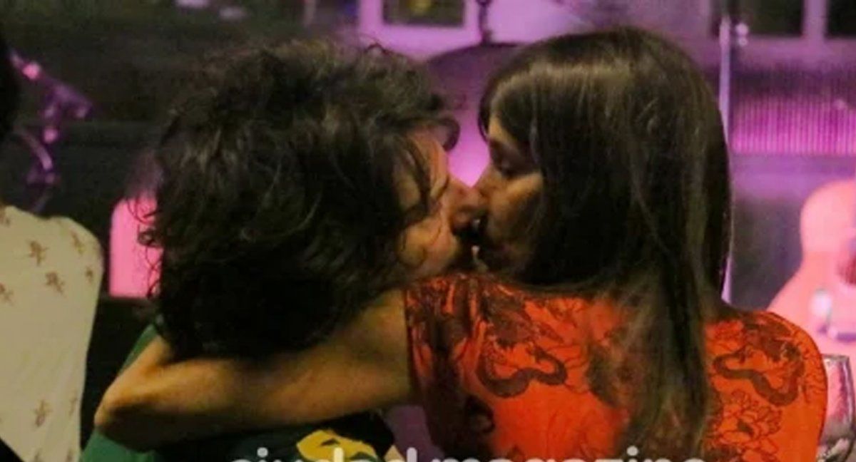 Valentina Bassi y Fabio Di Tomaso, a los besos en el teatro