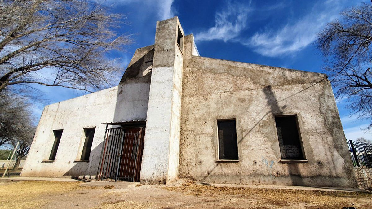 La iglesia de Estación Juárez Celman fue usurpada y transformada en un parripollo
