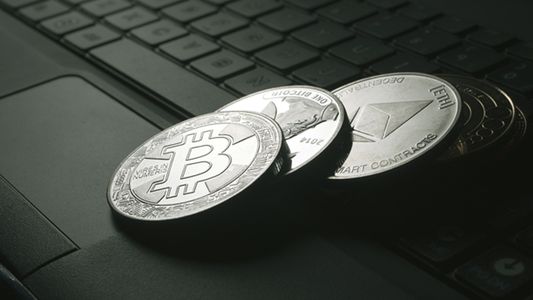 Bitcoin: cómo evoluciona el precio de la criptomoneda en una semana clave para el mercado