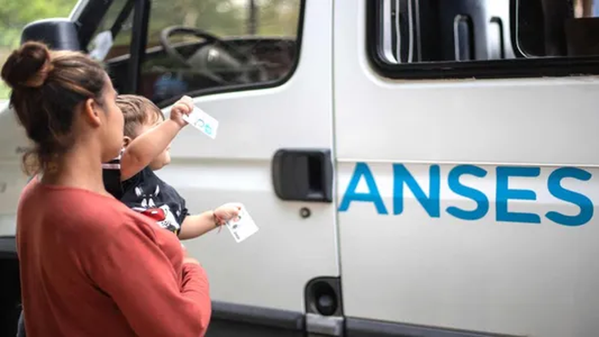 El bono de $70.000 para jubilados con la mínima sigue en pie, pero sin aumentos previstos por ahora. Foto: Anses/Auh. El bono de $70.000 para jubilados con la mínima sigue en pie, pero sin aumentos previstos por ahora. Foto: Anses/Auh.