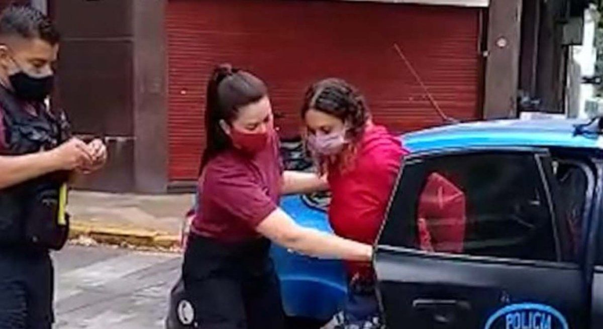 Nene secuestrado en Caballito: investigan si la detenida conocía a empleados de la colonia y allanaron el consultorio de su psiquiatra