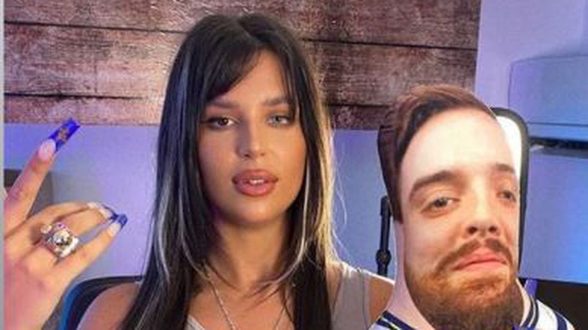 Nathy Peluso y el pequeño muñeco de Ibai&nbsp;