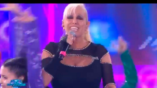 El accidente de Valeria Lynch en la apertura de ShowMatch: Una bailarina le pegó en la cara