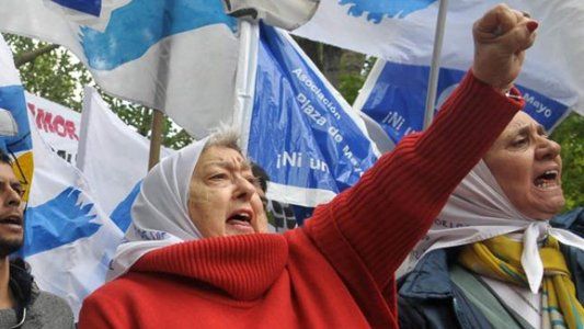 En una carta, Hebe de Bonafini cruzó a Alberto Fernández: Debe decidir de qué lado está