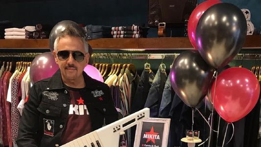 Alejandro Lerner presentó su línea de indumentaria unisex
