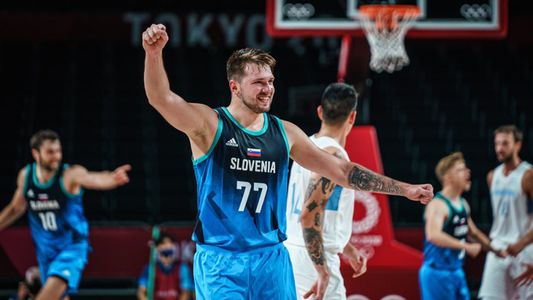 Juegos Olímpicos: la selección eslovena de básquet se fue de fiesta tras el triunfo sobre Argentina