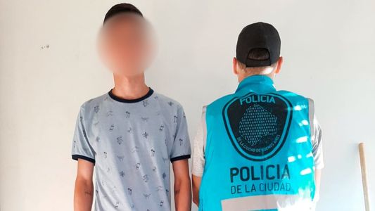Detuvieron a un joven por hackear líneas de WhatsApp con un llamativo mecanismo