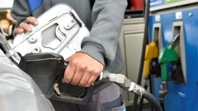 Se viene una nueva suba en el precio de los combustibles: qué día sube y cuál sería el precio