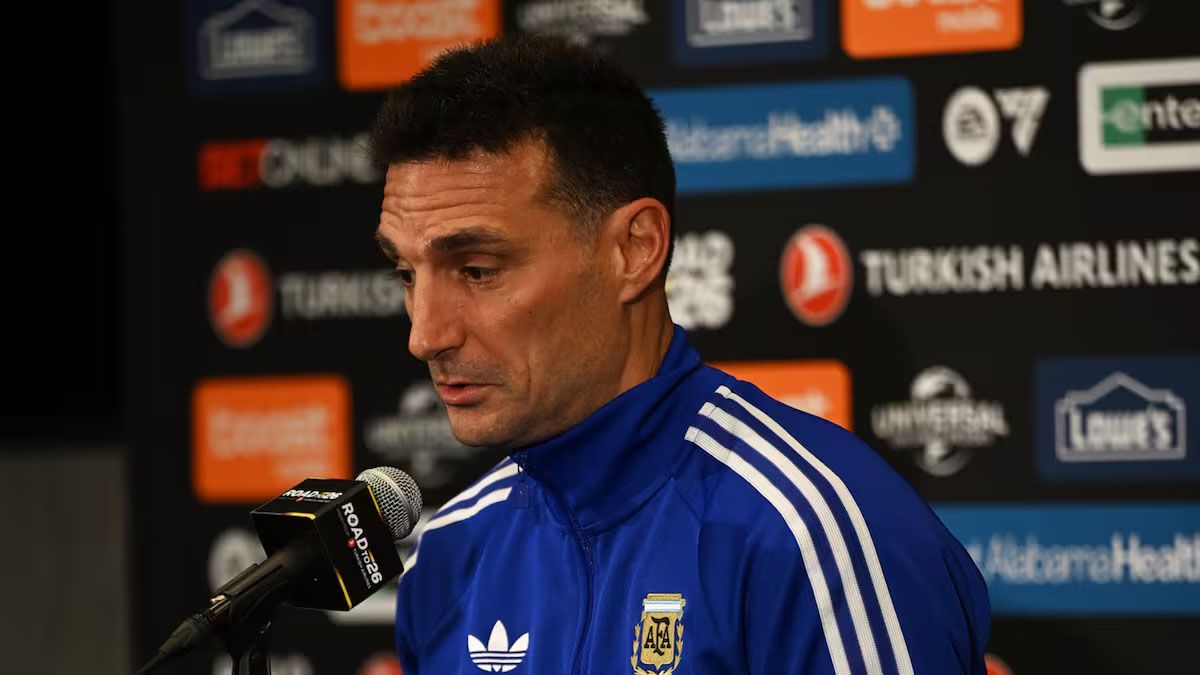 Scaloni habló en conferencia antes del debut: la situación de Dibu Martínez y el misterio del once titular ante Argelia
