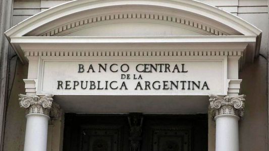 El Banco Central dispuso que la duración mínima para los plazos fijos UVA pase de 90 a 180 días