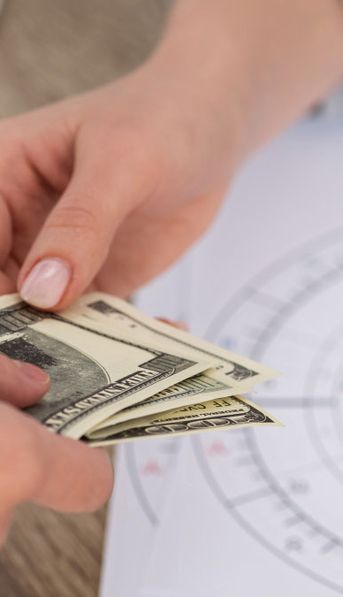 Los signos que tendrán un movimiento económico positivo en la primera quincena de marzo