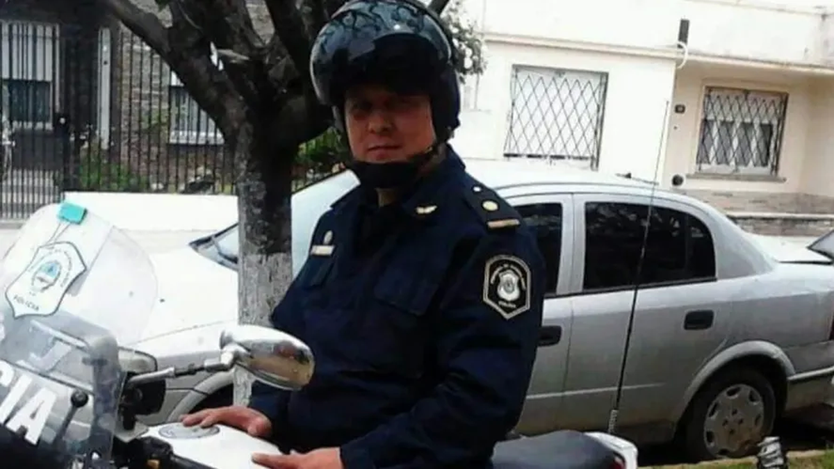 Motochorros asesinaron a un comisario de la Policía Bonaerense en Banfield (Foto: gentileza Infocielo).