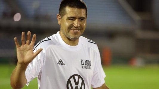 Riquelme piensa en dos jóvenes promesas de Newells para reforzar a Boca