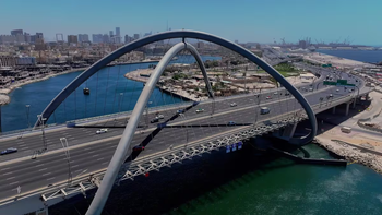 Un país asiático construye un ambicioso puente: tiene capacidad de 20.000 autos por hora y disminuye el viaje de 2 horas