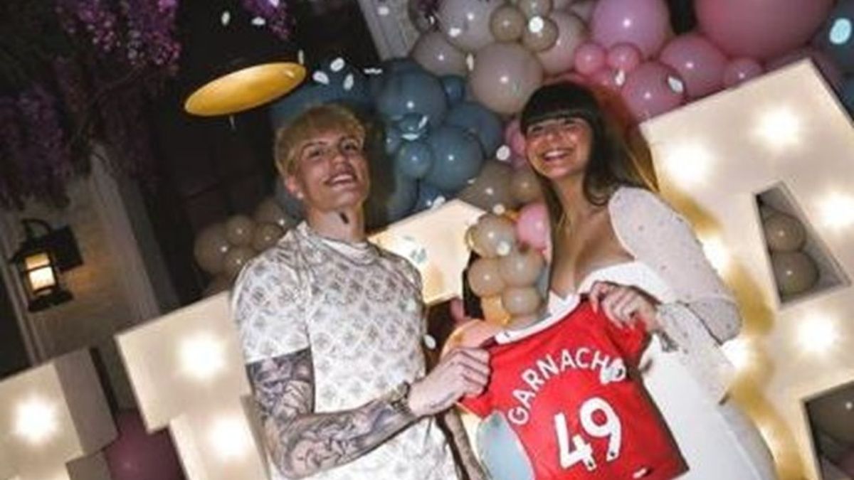 Alejandro Garnacho y Eva García cuando anunciaron que esperan la llegada de Enzo (Foto: Instagram Eva García).