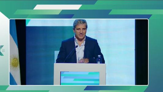 ¿Se viene la dolarización?: el Gobierno prepara medidas para que se usen más dólares en la economía cotidiana