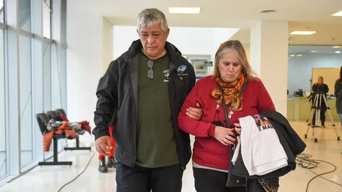 Los padres de Marcos Guenchul no encontraron consuelo tras el fallo que absolvió a Priscila Denoya