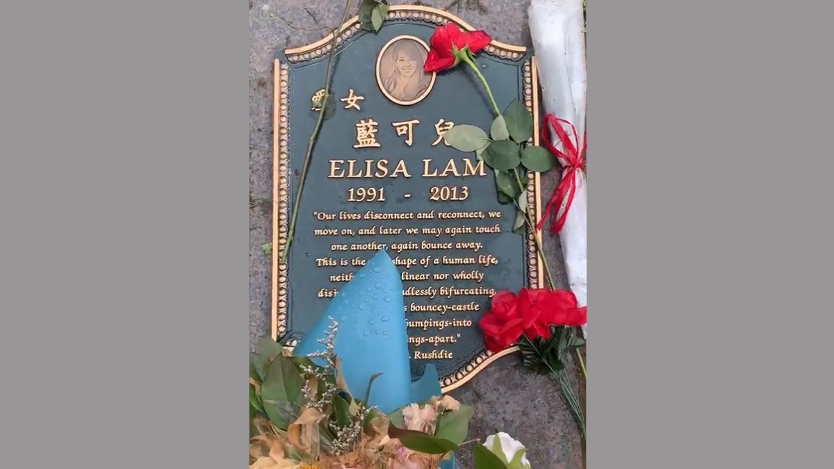 La tumba de Elisa Lam, constantemente recibe visitas de personas que no creen que haya sido un accidente la causa de su muerte (Foto: Gentileza Insider)