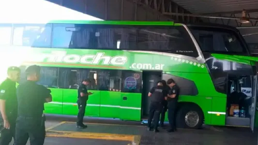 Conmoción en Misiones: hallaron muerta a una docente y actriz en un micro que llegó desde Buenos Aires