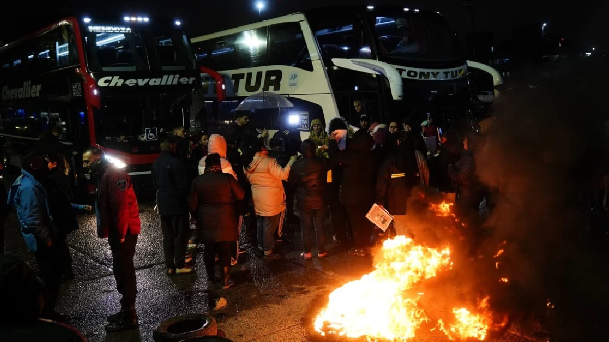 Protesta en la Terminal de Retiro por la desaparición de una adolescente (Foto: Emmanuel Fernández/Clarín)