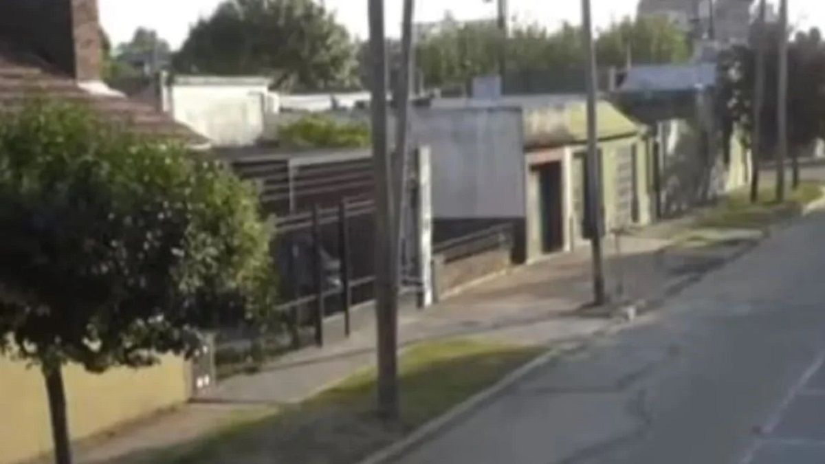 El violento episodio tuvo lugar en la calle Moreno y Balcarce