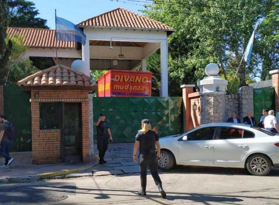 Chau Olivos: empieza la mudanza de las cosas de Macri a la quinta de Los Abrojos