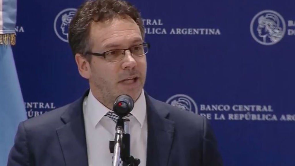 Sandleris remarcó que el sistema financiero está sólido y que los depósitos de los ahorristas están disponibles