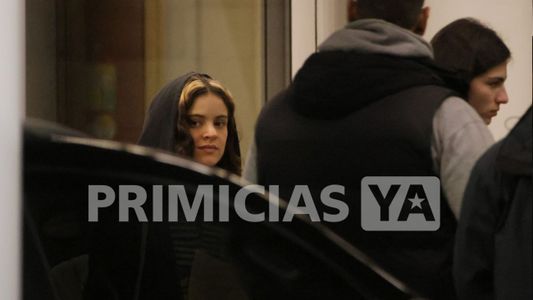 Las fotos de la llegada de Rosalía a la Argentina en medio de la gran polémica