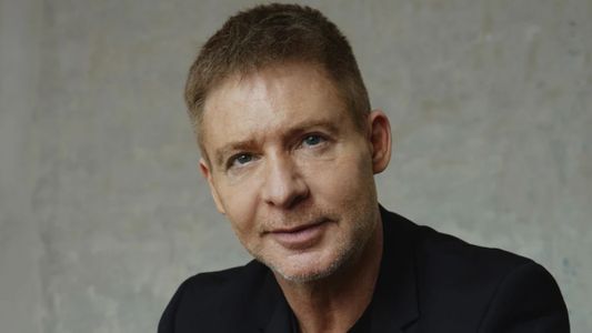Adrián Suar brilla en Netflix con su comedia más divertida y es la película del momento