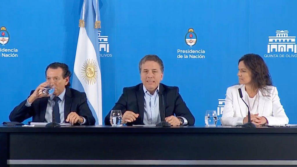 En conferencia de ministros, Dujovne insistió con que la inestabilidad cambiaria “está quedando atrás” y adelantó que la inflación de abril volverá a ser muy alta