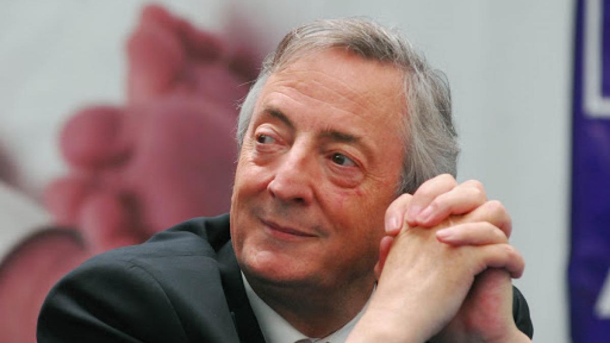 Las redes sociales se inundaron de mensajes en memoria de Néstor Kirchner.