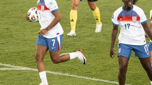 Insólito: atajó cuatro penales y tenía que meter el suyo para clasificar, pero ¡lo erró!