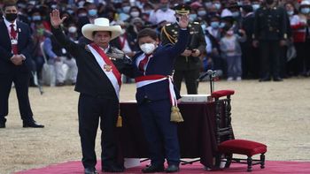 Perú: Pedro Castillo sorprendió al dejar vacante el ministerio de economía