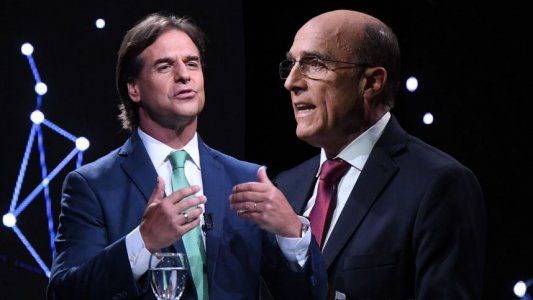 Uruguay: cerraron los comicios y se espera el resultado electoral que podría marcar un cambio de rumbo