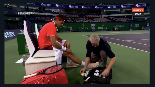 Del Potro se retiró del Master 1000 de Shanghai luego de un fuerte golpe en su rodilla derecha