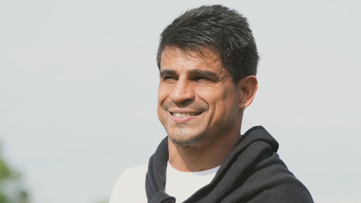 Hugo Ibarra y la sonrisa por el triunfo de Boca.
