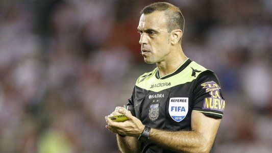 Baliño admitió el error en San Lorenzo – River con la mano de Enzo Pérez: La volví a ver, juzgué que estaba pegada al cuerpo