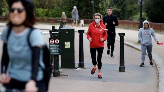 El Reino Unido superó los 1.000 muertos por coronavirus, de los cuales 260 fallecieron este viernes
